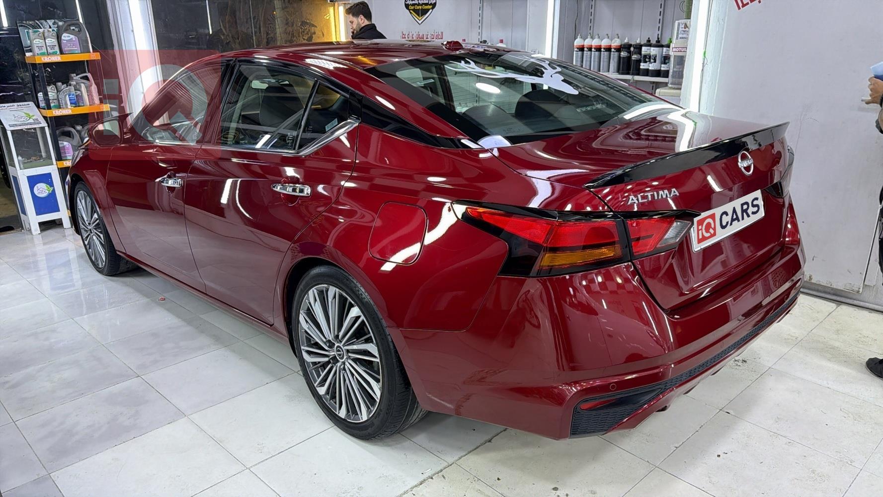 نيسان ألتيما